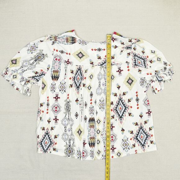 NEW Cato Women Blouse Top V Neck Paisley Short Sleeve Polyester White Size 26/28 - Picture 5 of 8